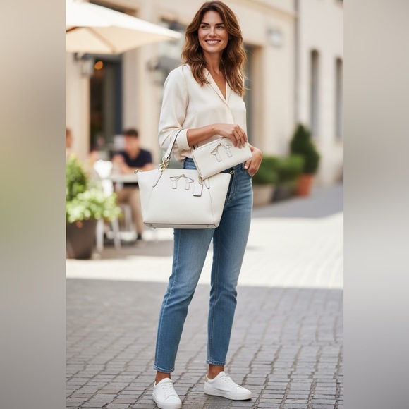 Coach 2018 Small Kelsey bow Satchel w/matching wallet EUC - Picture 3 of 14